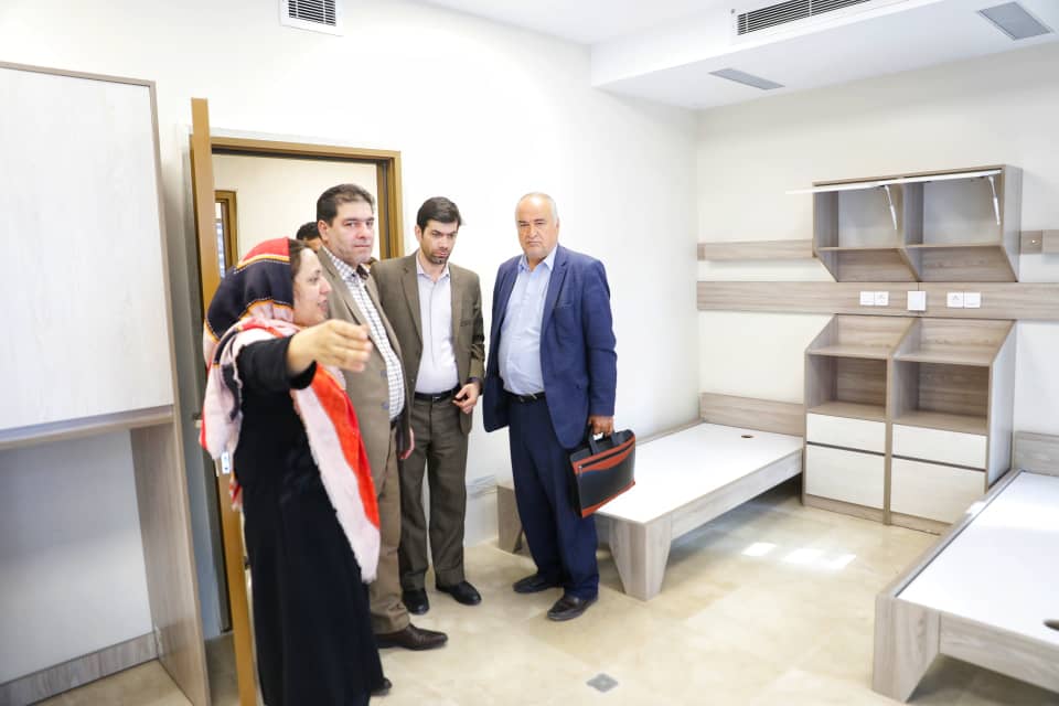 بازدید رئیس جمعیت هلال‌احمر از مرکز در حال ساخت توانبخشی بیماران اعصاب و روان